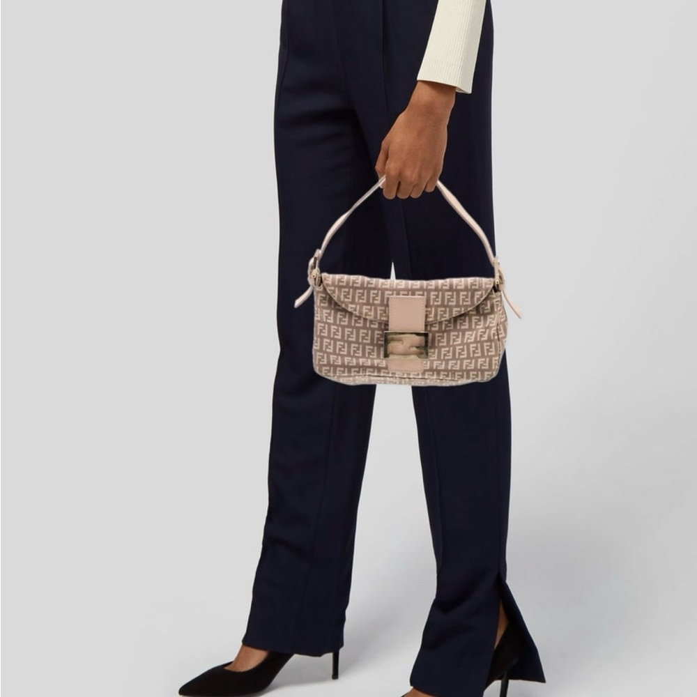 Fendi Pink and Tan Shoulder Bag with Iconic Monogram - Picture 3 of 9
